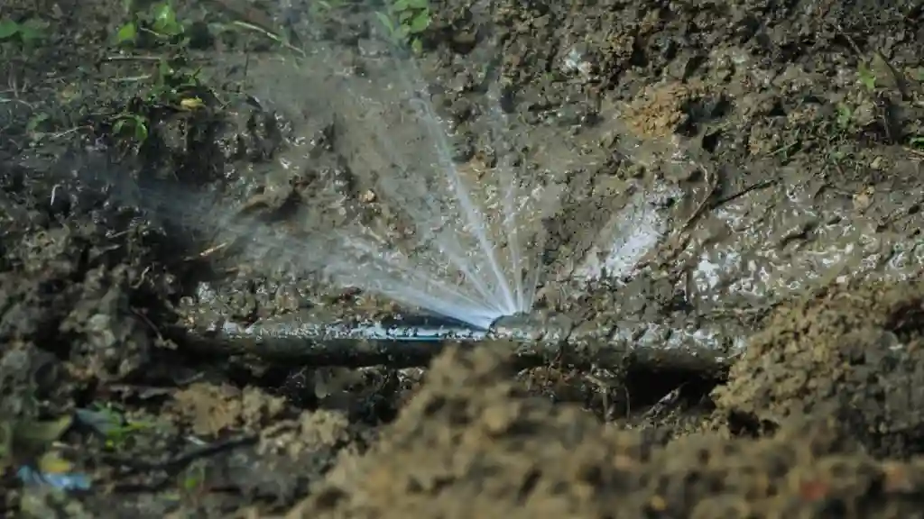 Benefits of Sprinkler Irrigation Over-Drip Irrigation System Water discharge from leak pipe