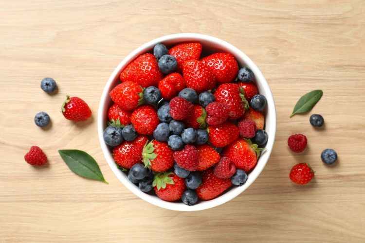 Low carbs berries on cup